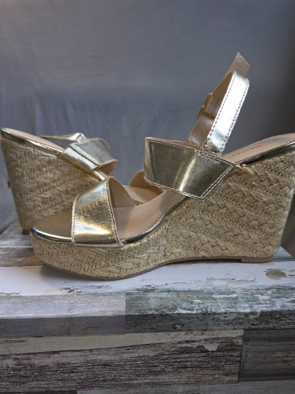 Women’s Gold Wedge Espadrille Sandals Ankle Strap Buckle Montego Bay Club US 7